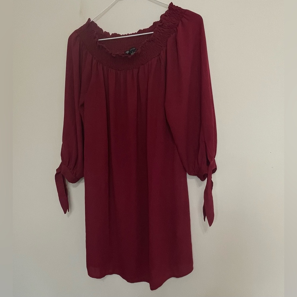 iris Burgundy Off-Shoulder  Sleeve Tie-Sleeve Blouse ~ Size Large ~‎ Casual